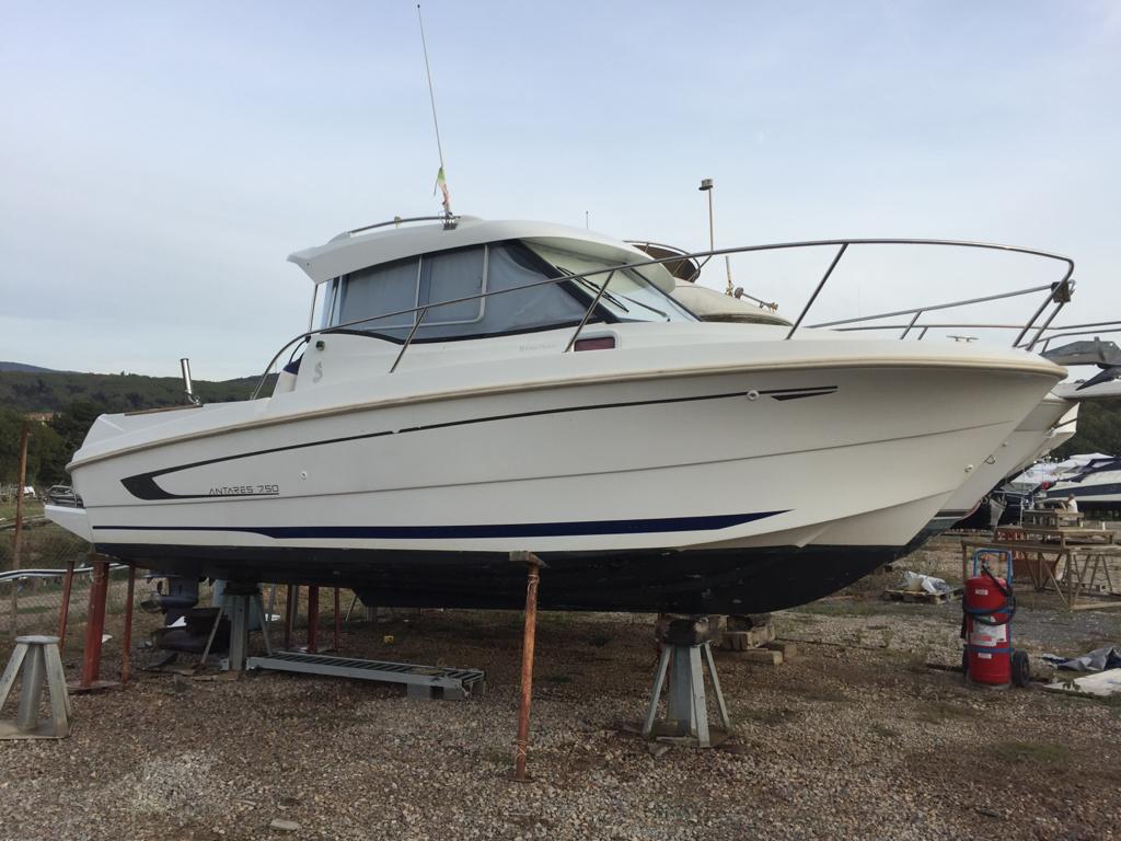 <<< VENDUTO >>> BENETEAU ANTARES 750 + 150HP YAMAHA 2010<br><a href=dettaglio.aspx?Id=108 >VAI ALLA SCHEDA</a>
